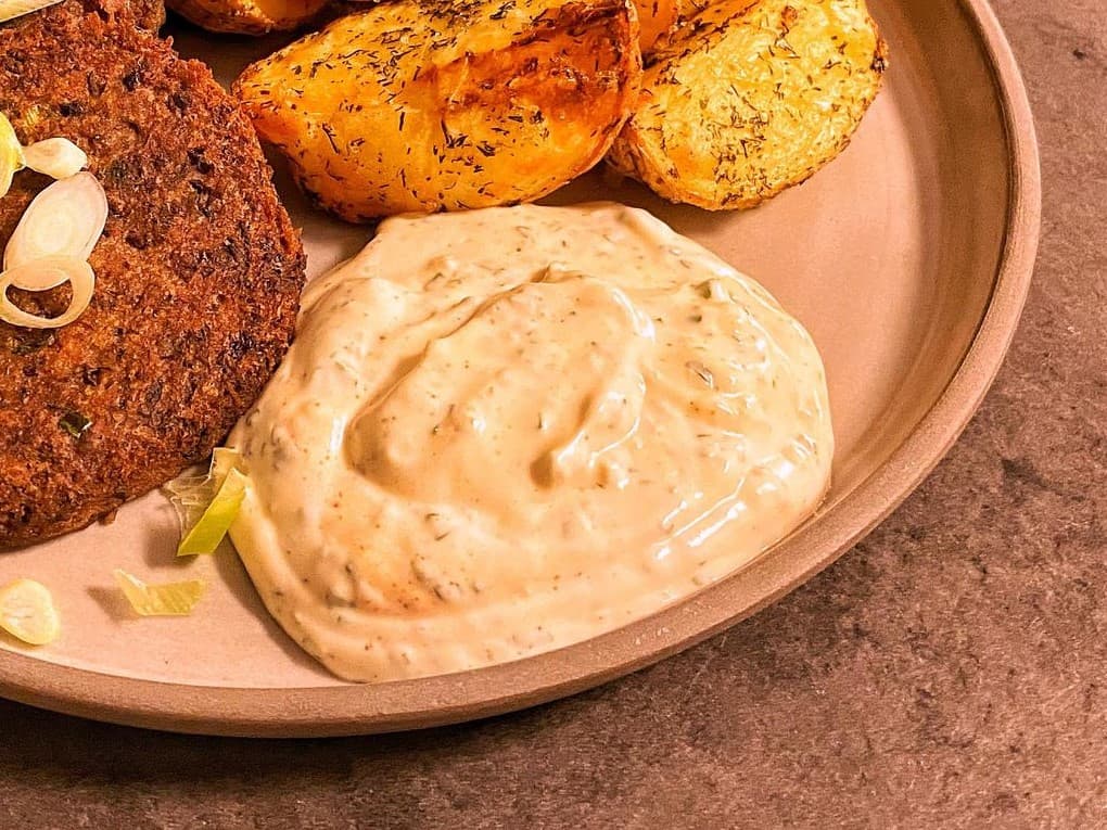 Vitlökssås med grekisk yoghurt