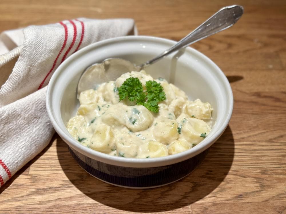 Stuvad potatis, dill/ persilja