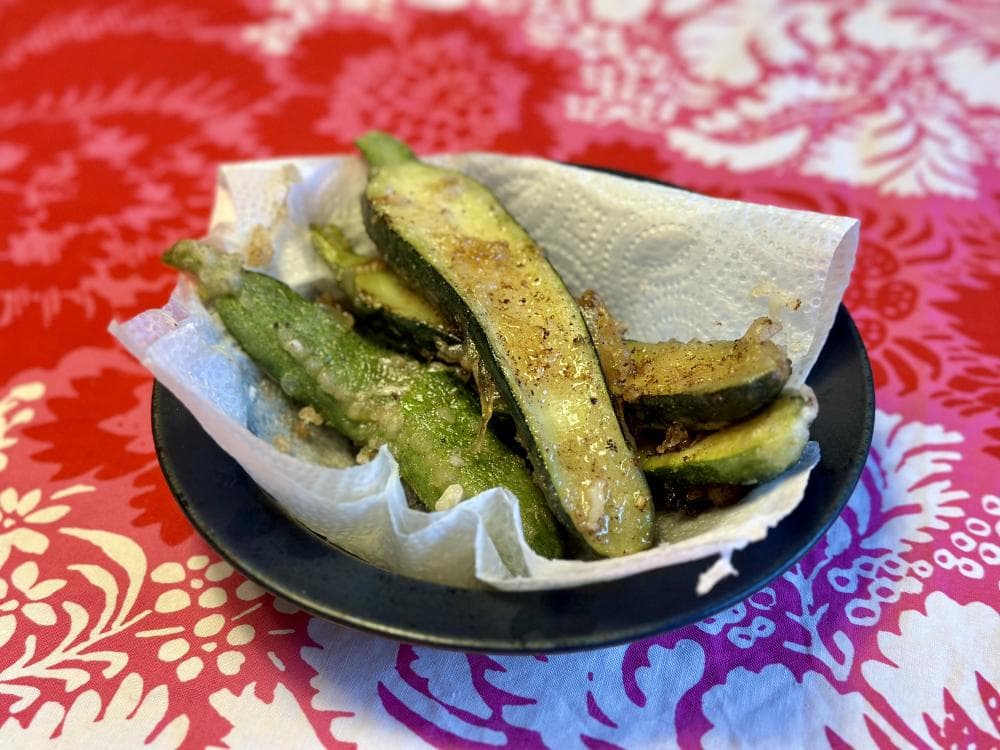 Friterade zucchinihalvor