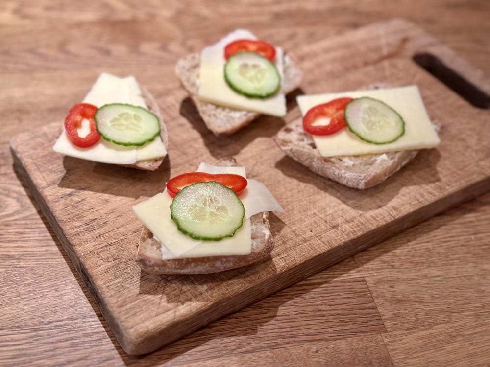 Ostsmörgås som tillbehör